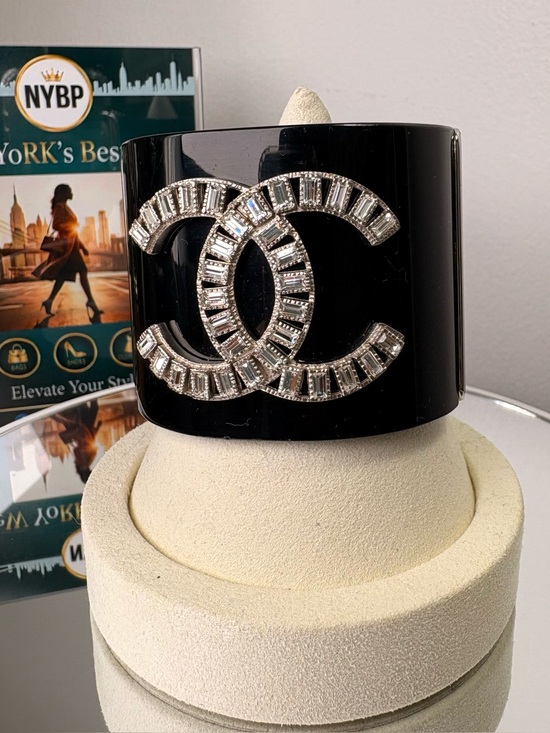 CHANEL Jewelry - CHANEL CC Resin Bangle